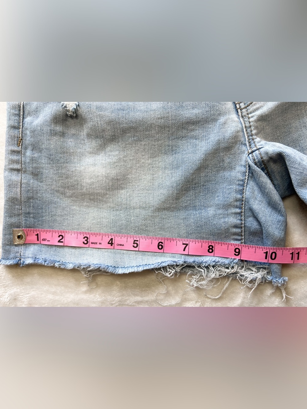 Vintage Y2K SO Shortie Light Wash Distressed Denim Juniors Cut-Off Shorts Size 7 - Picture 10 of 11